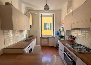 Cucina - Quadrilocale vico del Dragone, 5, Genova (zona Centro Storico) - foto 4