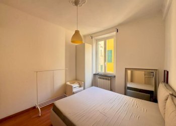 Camera da letto - Quadrilocale vico del Dragone, 5, Genova (zona Centro Storico) - foto 7