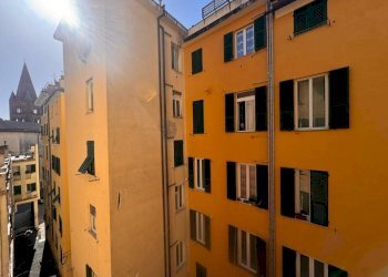 Vista - Quadrilocale vico del Dragone, 5, Genova (zona Centro Storico) - foto 9