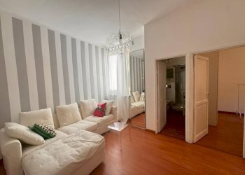 Salone - Quadrilocale vico del Dragone, 5, Genova (zona Centro Storico) - foto 10