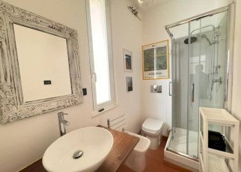 Bagno - Quadrilocale vico del Dragone, 5, Genova (zona Centro Storico) - foto 13