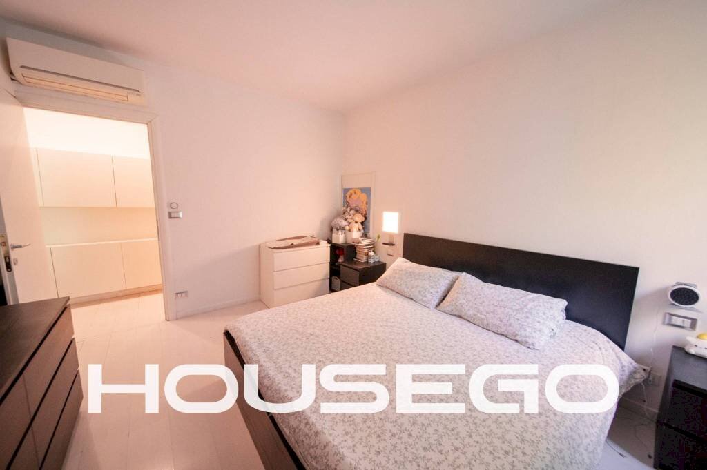 Camera da letto - Bilocale via Emilio Salgari, 491, Genova (zona Pegli) - foto 2