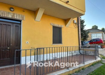 Facciata - Casa indipendente via Salvaiella, 7, Spoltore - foto 2