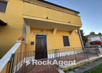 Facciata - Casa indipendente via Salvaiella, 7, Spoltore - foto 4