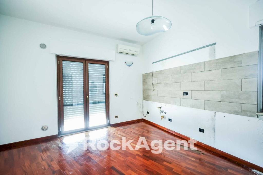 Salone - Quadrilocale via Ferdinando Galiani, 91, Catanzaro - foto 1