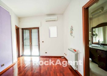 Camera da letto - Quadrilocale via Ferdinando Galiani, 91, Catanzaro - foto 5