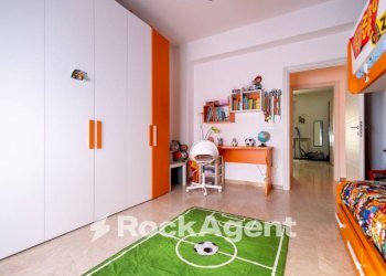 Camera da letto - Appartamento viale Vincenzo de Filippis, 61, Catanzaro - foto 26