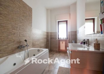 Bagno - Appartamento viale Vincenzo de Filippis, 61, Catanzaro - foto 33