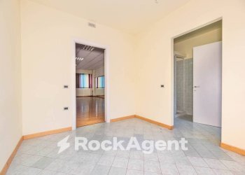 Stanza non arredata - Locale Commerciale viale Finlandia, 1, Ponte San Nicolò - foto 7