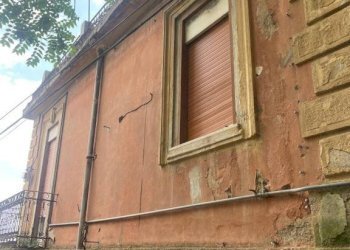 Facciata - Casa indipendente contrada Acqua del Conte, Messina - foto 8