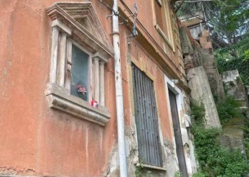 Facciata - Casa indipendente contrada Acqua del Conte, Messina - foto 14