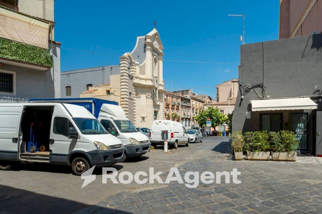 Zona - Magazzino piazza Maravigna, 9, Catania - foto 2