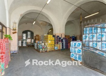 Interno non residenziale - Magazzino piazza Maravigna, 9, Catania - foto 4