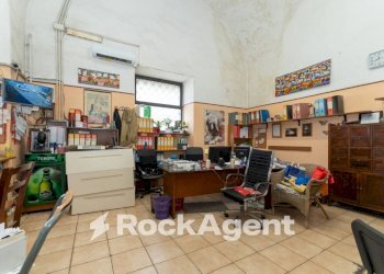Interno non residenziale - Magazzino piazza Maravigna, 9, Catania - foto 8