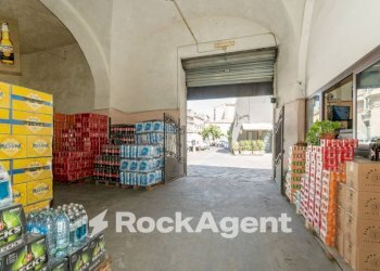 Interno non residenziale - Magazzino piazza Maravigna, 9, Catania - foto 11
