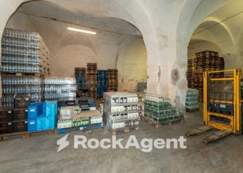 Magazzino - Magazzino piazza Maravigna, 9, Catania - foto 21