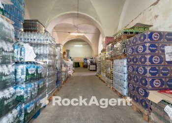 Interno non residenziale - Magazzino piazza Maravigna, 9, Catania - foto 23
