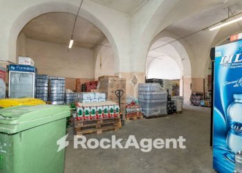 Interno non residenziale - Magazzino piazza Maravigna, 9, Catania - foto 24