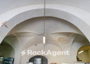 Magazzino - Magazzino piazza Maravigna, 9, Catania - foto 27