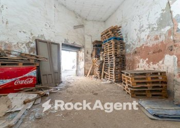 Magazzino - Magazzino piazza Maravigna, 9, Catania - foto 31