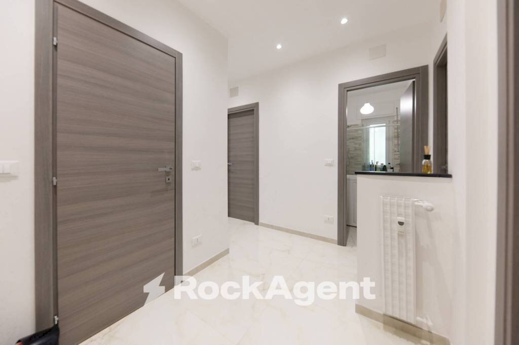 Ingresso - Quadrilocale via alla Costa di Teglia, 3b, Genova (zona Bolzaneto) - foto 3