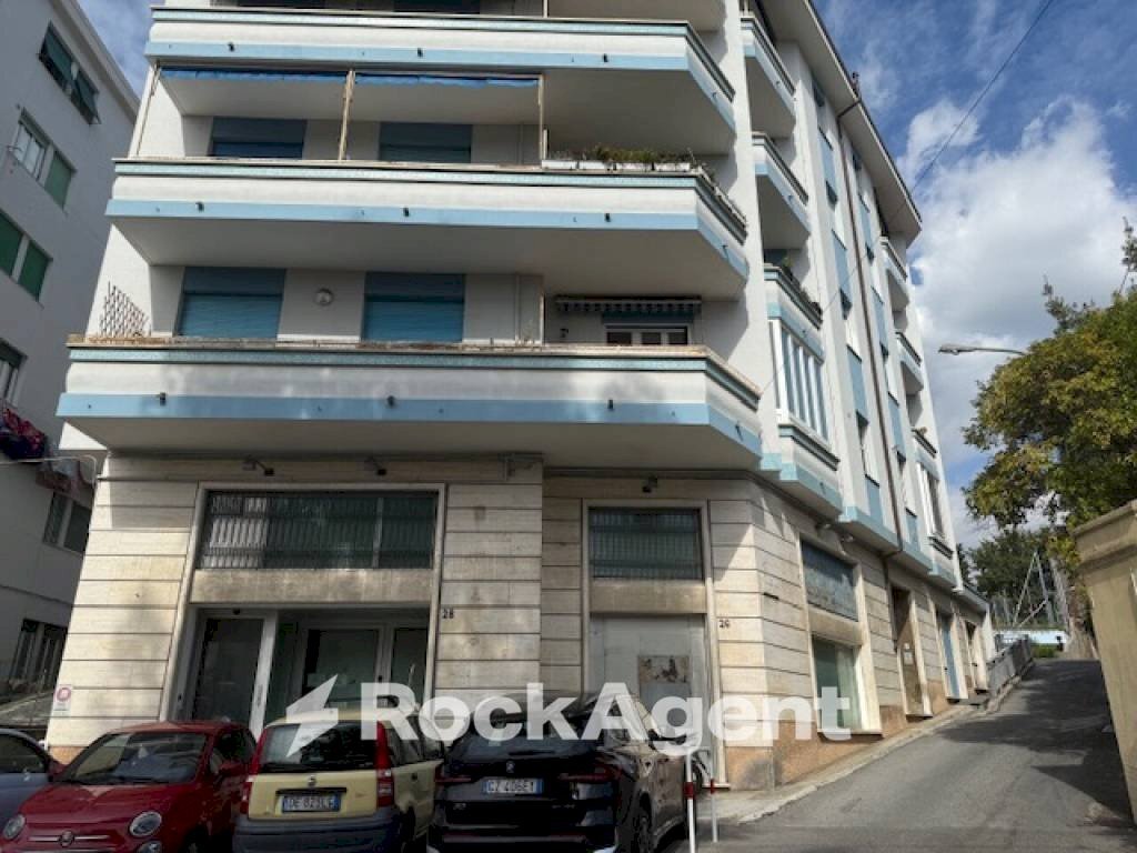 Facciata - Shop via Marcantonio Carattino, 26, Varazze - photo 1