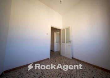 Camera da letto - Four-room apartment via Cagliari, 11, Sorso - photo 16