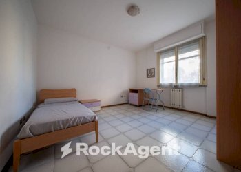 Camera da letto - Quadrilocale via Budapest, 10, Sassari - foto 13
