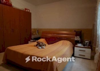 Camera da letto - Three-room apartment via Silvio Pellico, 35, Mede - photo 13