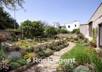 Giardino - Villa via Venezia, 32, Ugento - foto 1