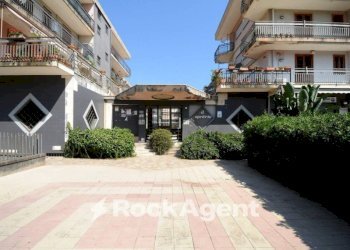 Cortile interno - Three-room apartment via Santi Bonaccorsi, 6, Aci Catena - photo 32