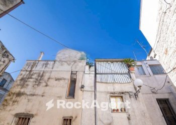 Facciata - Casa indipendente vicolo Adriano, 6, Cassano delle Murge - foto 25