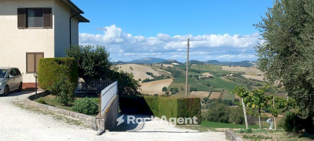 Vista - Villa Frazione Sant'Apollinare, 118, Arcevia - foto 3