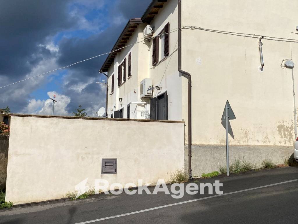 Facciata - Trilocale via Colacà, Martone - foto 1