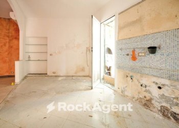 Stanza non arredata - Three-room apartment via Leonardo Montaldo, 21, Genova (neighborhood Marassi) - photo 18