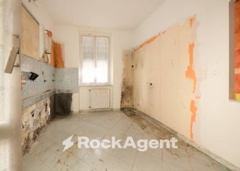 Cucina - Three-room apartment via Leonardo Montaldo, 21, Genova (neighborhood Marassi) - photo 19
