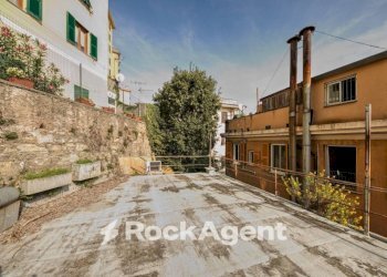 Terrazzo - Three-room apartment via Leonardo Montaldo, 21, Genova (neighborhood Marassi) - photo 25