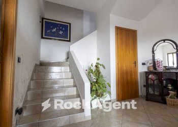 Scala - Villa via Roberto Niederer, Soveria Simeri - foto 12