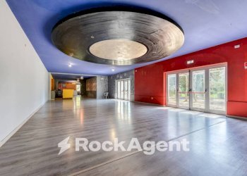 Interno non residenziale - Attività Commerciale via Senite, Scala - foto 4