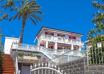 Facciata - Villa strada Solaro, 128, Sanremo - foto 24