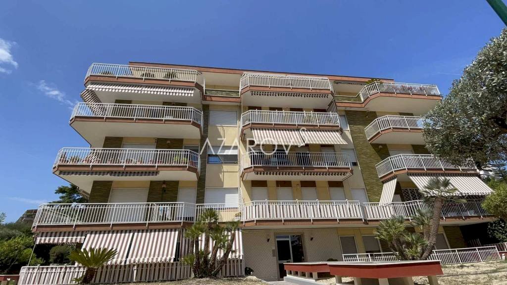 Facciata - Quadrilocale via Asplanato Siccardi, 14, Sanremo - foto 2