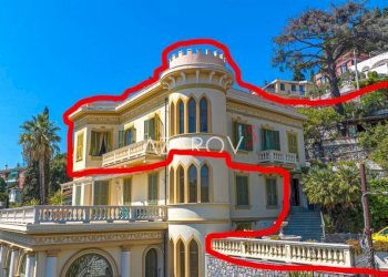 Facciata - Villa Regione Brevè, 7, Alassio - foto 1