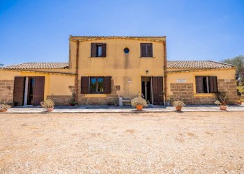 Facciata - Villa strada Pietretagliate, 48, Trapani - foto 19