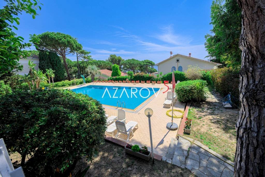 Piscina - Trilocale via Padre Semeria, 249, Sanremo - foto 1