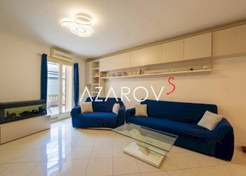 Salone - Appartamento corso Regina Margherita, 83, Ospedaletti - foto 4