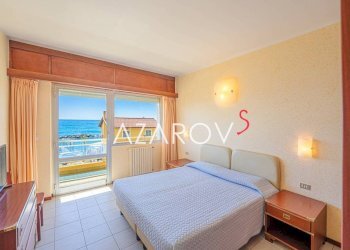 Camera da letto - Appartamento strada Privata Barabino, 21, Sanremo - foto 29