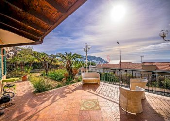 Balcone - Villa strada Valdirodi, 15, Ospedaletti - foto 19