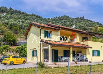 Facciata - Villa vicolo Rosso, 8, Dolceacqua - foto 1