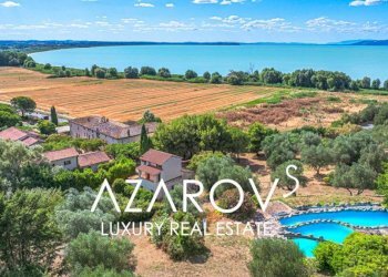 Piscina - Villa strada Provinciale di San Feliciano Tratto 1, Magione - foto 1