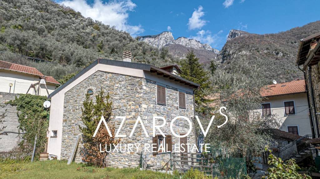 Facciata - Villa via Parrocchia, 7, Pigna - foto 2